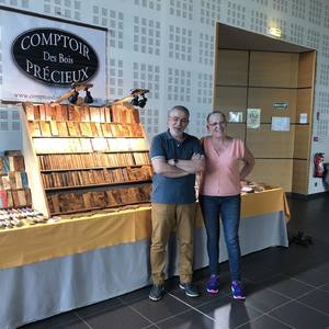 Pas encore de retour du 1re salon de coutellerie de PLOGONNEC  ce 10 juin dernier qui s’est très bien passé. 
Merci à jean Rene Floch pour toute l’énergie déployée pour que tout se passe bien !

Le COMPTOIR DES BOIS PRÉCIEUX sera présent au salon de Negrepelisse le 24&25juin prochain
N’´hésitez pas à partager ma page et le site 😉
www.comptoirdesboisprecieux.com
#comptoirdesboisprecieux#bois#coutellerie#boiscoutellerie#couteau#couteaux#metiersdart#bijouxcreateur#bijouxenbois#bijouxfaitmain#bijouxmadeinfrance#coupechouxcustom#boisprecieux#boisprécieux#boisprecieuxcollection##bois#couteaux#manchecouteaubois#boisstabilisé#knives