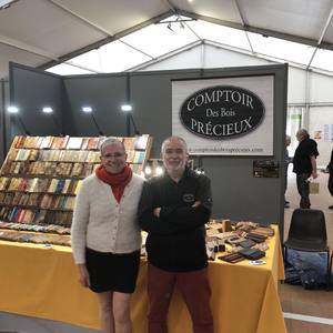 Voilà de retour en Gironde 
Merci aux nombreux et nombreuses visiteurs et visiteuses qui sont venus à COUTELLIA ce week-end et qui se sont arrêtés sur notre stand..
Merci aux couteliers exposants ou en mode visiteurs qui ont renouvelé leur confiance dans mes produits et merci aux couteliers qui ont  décidé de les essayer .
Prochains salons en Bretagne à Plogonnec  le 10 juin et le 24&25 juin à Negrepelisse